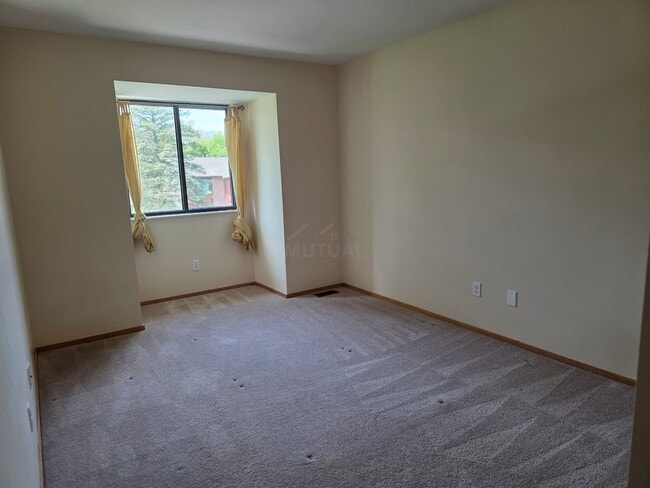 Building Photo - 1039 Cobalt St