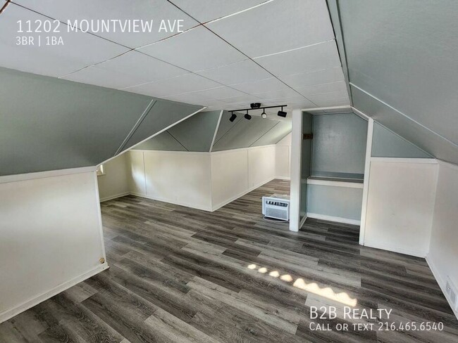 Building Photo - 11202 Mountview Ave