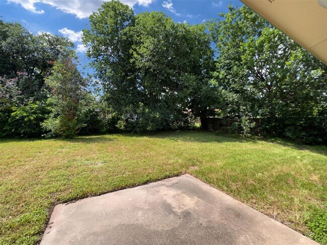 Building Photo - 1749 Cricket Hollow Dr