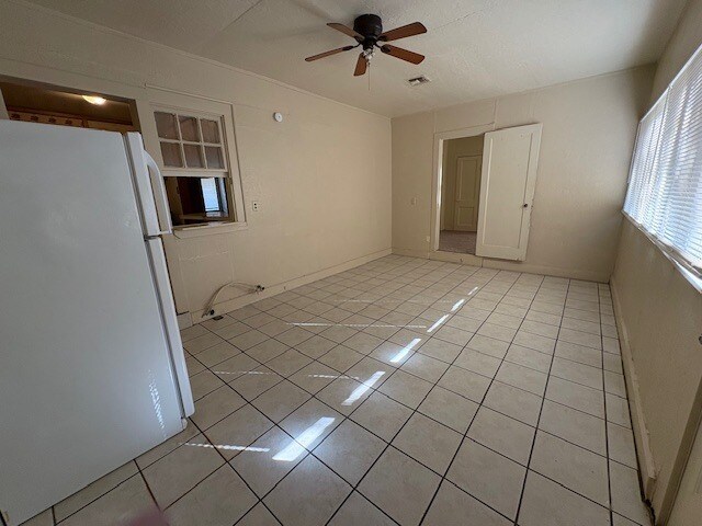 Building Photo - 1116 NW Oak Ave