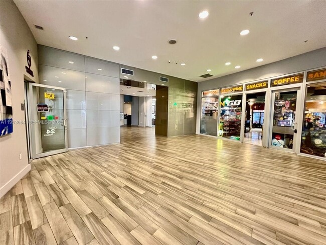 Building Photo - 1750 N Bayshore Dr