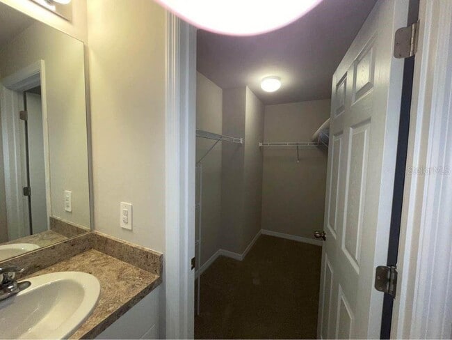 Building Photo - 22319 Walton Ave