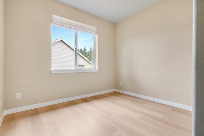 Building Photo - Beautiful 3 bed, 2.5 bath rental home in O...