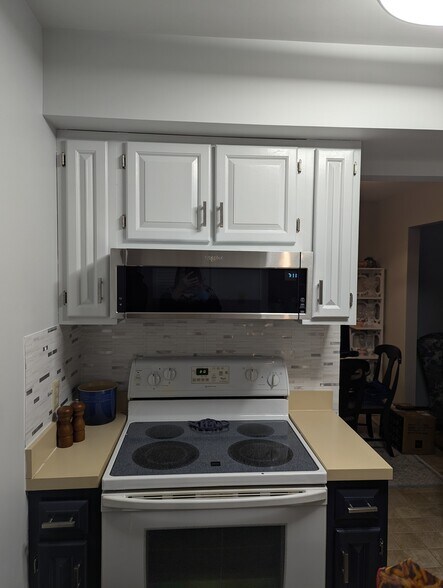 Kitchen (updated) - 213 Crescent Dr