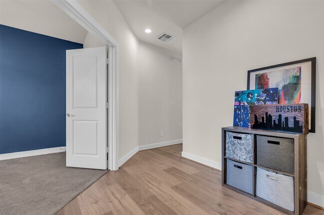 Building Photo - 144 Knightsbridge Park Ln