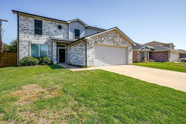 Building Photo - Beautiful two-story home in Prime Location