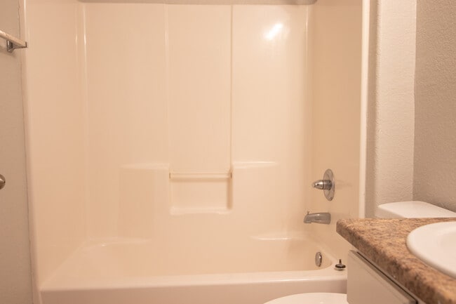 Building Photo - 155 Pine Burr St