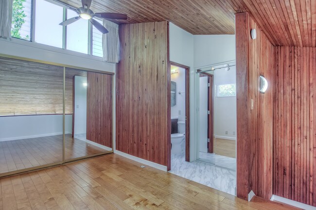 Building Photo - 281 S Church Ln