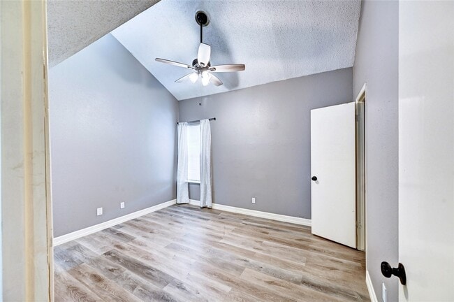 Building Photo - 12900 Walden Rd
