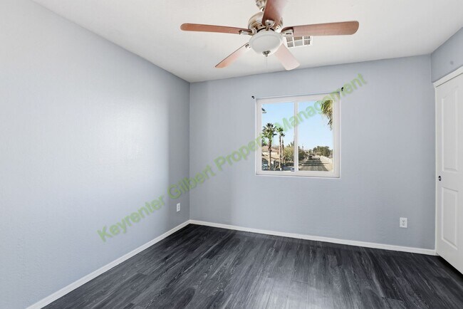 Building Photo - Corner Lot Gilbert Home with Modern Comforts in a Prime Location