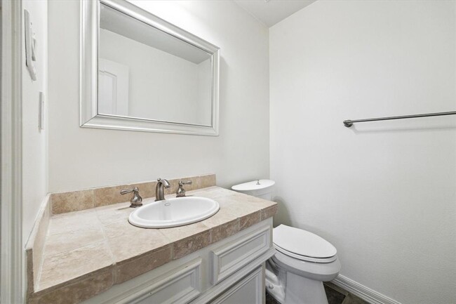 Building Photo - 8017 W Oakwood Ct