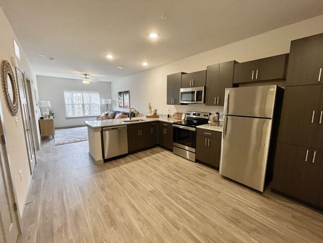 Building Photo - Tuscany con Terrazza | 1 Bed 1 Bath | 773 sf
