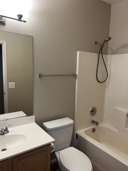 Building Photo - 8807 W Shaw Butte Dr