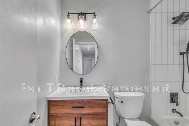 Building Photo - 511 E 32nd St