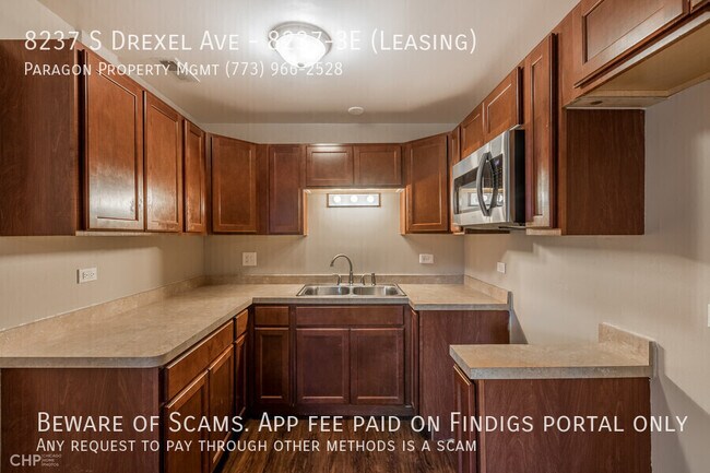 Building Photo - 8237 S Drexel Ave