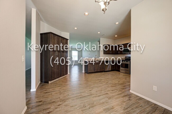 Building Photo - Modern Single Family Home in El Reno, OK!