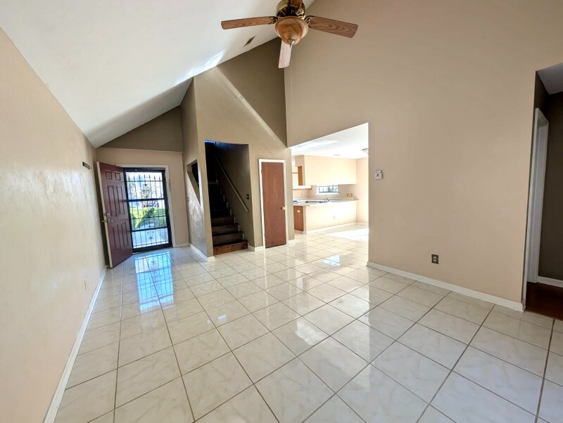 Building Photo - 1736 Augustine Pl