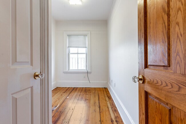 Building Photo - 1600 Tremont St