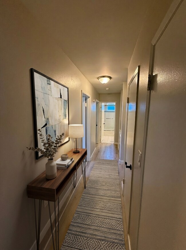 Building Photo - Beautiful 4 Bedroom, 2 Bathroom, Sylmar Home! Ready for Move-In!