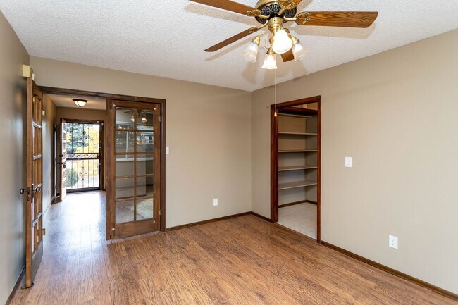 Building Photo - Comfortable Ranch-Style Living with Large Fenced Backyard!