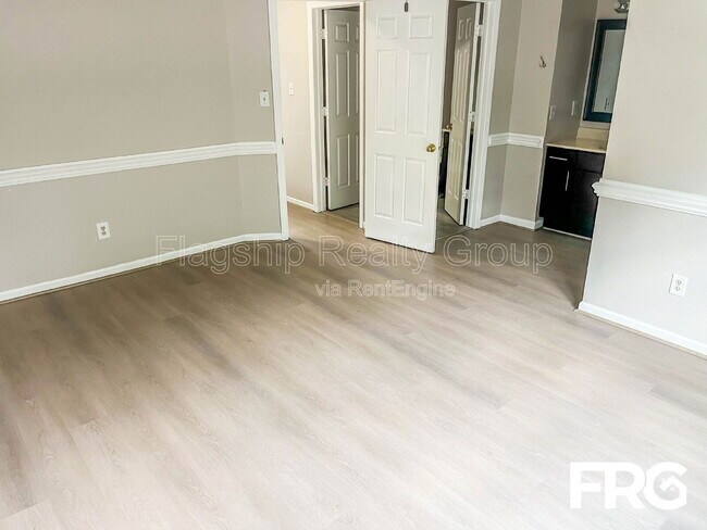 Building Photo - 2700 Thackery Rd