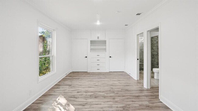 Building Photo - 3855 Crest Cove Cir