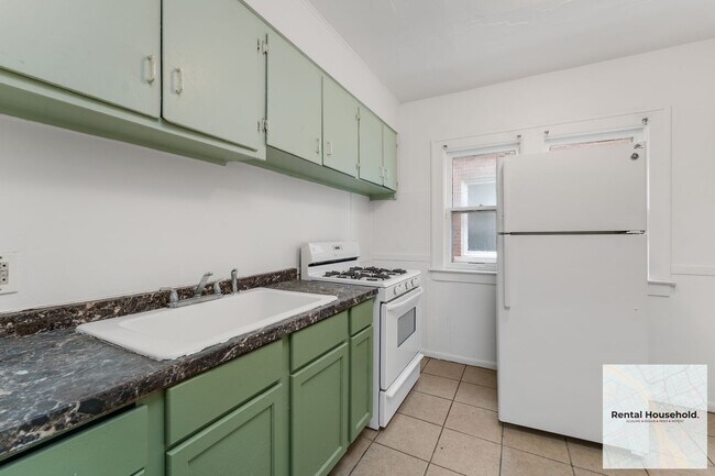 Building Photo - 2649 Pasadena St