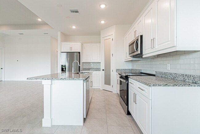 Building Photo - 420 NW 18th Pl