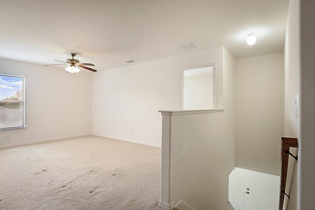 Building Photo - 617 SE Karrigan Terrace