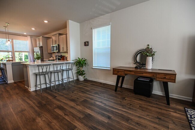 Building Photo - Odenton Townhouse