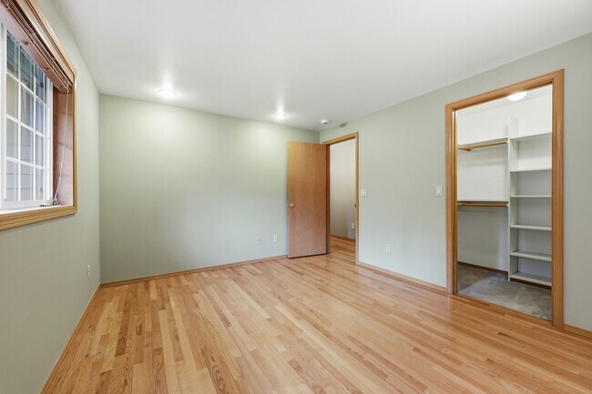 Building Photo - Move in ready! 3 bed, den, 2 bath rambler on 4.62 acres with pasture in Tumwater School District.