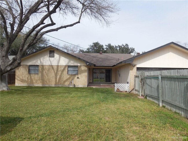 Building Photo - 34 Iris Ave