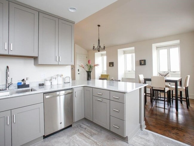 Building Photo - 937 St. Louis