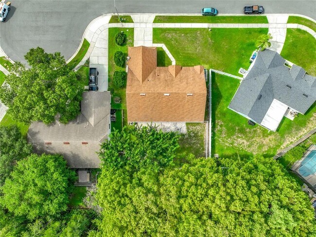 Building Photo - 3020 Hartland Ct