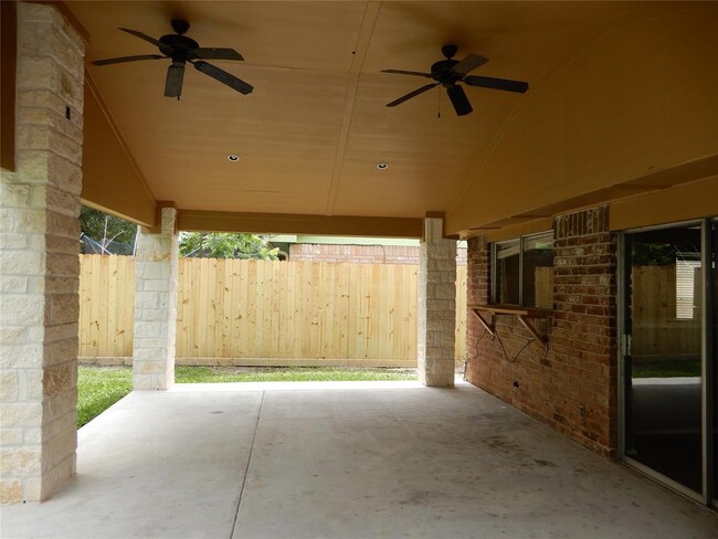 Building Photo - 15610 Morning Dove Dr