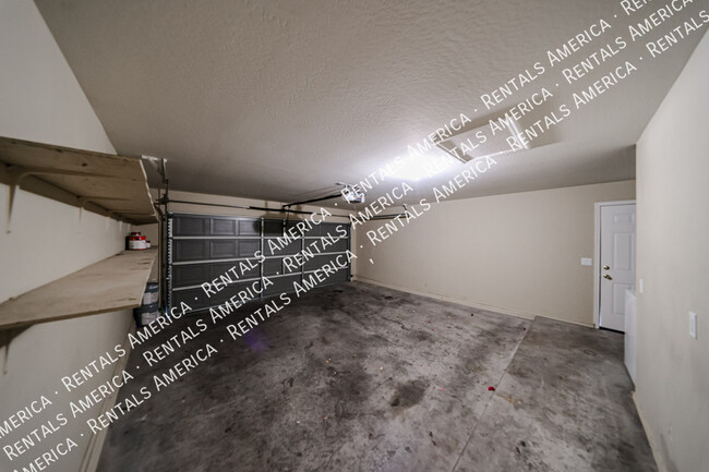 Building Photo - 23942 W Hadley St
