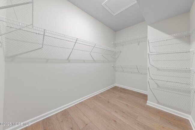 Building Photo - 20 Barton Ave