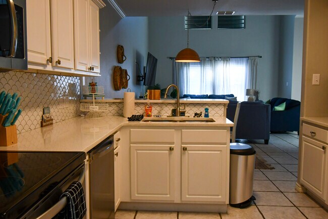 Building Photo - 14861 S Padre Island Dr