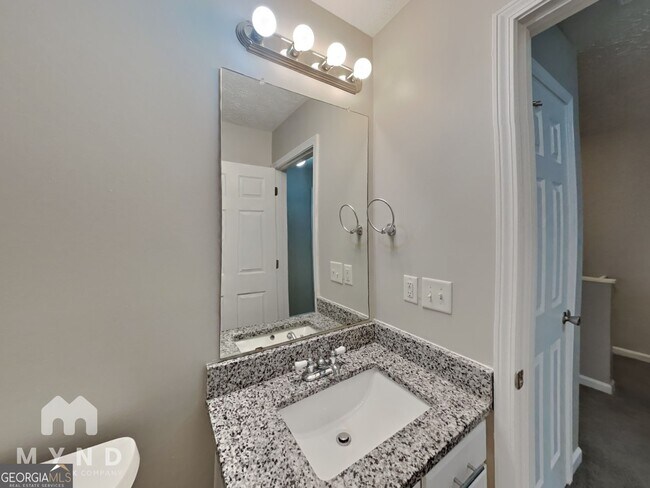 Building Photo - 1998 Grove Way