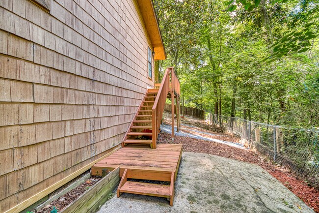 Building Photo - 289 Fern Hollow Rd