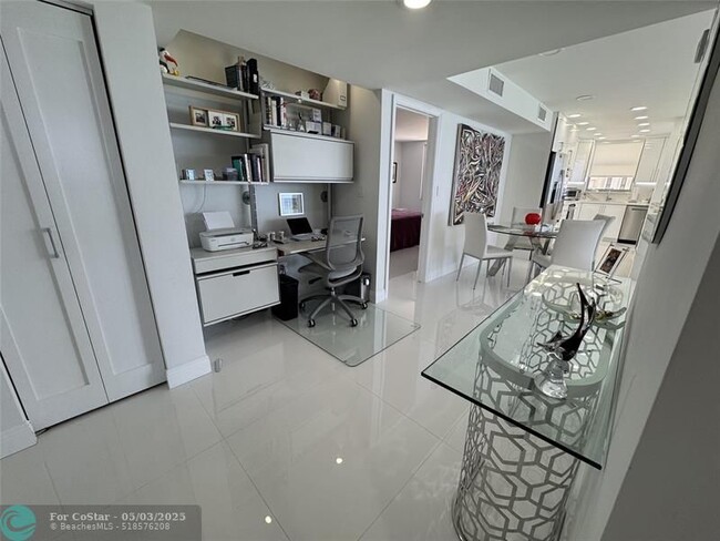 Building Photo - 1010 S Ocean Blvd