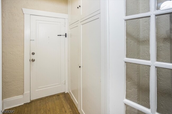 Building Photo - 204 Church St