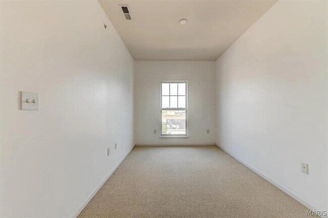 Building Photo - 1270 Strassner Dr