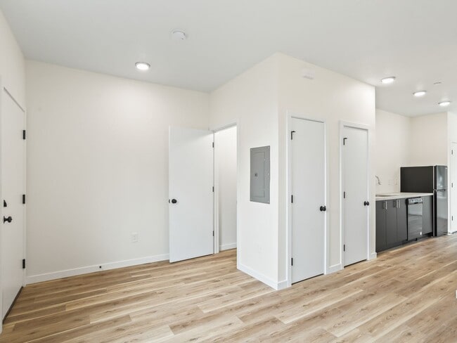 Building Photo - Vancouver Townhouses