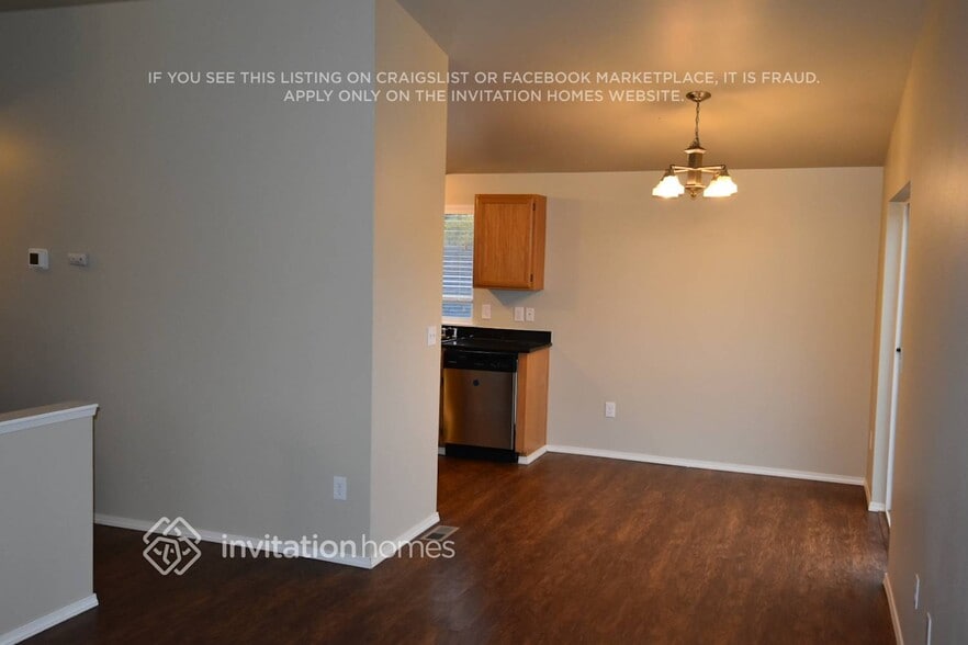 Building Photo - 14906 43rd Dr NE