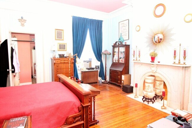 Building Photo - 1011 N Charles St