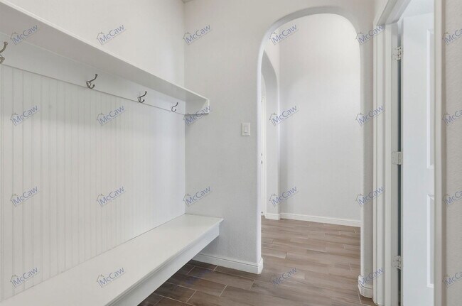 Building Photo - 1100 Scotney Ln