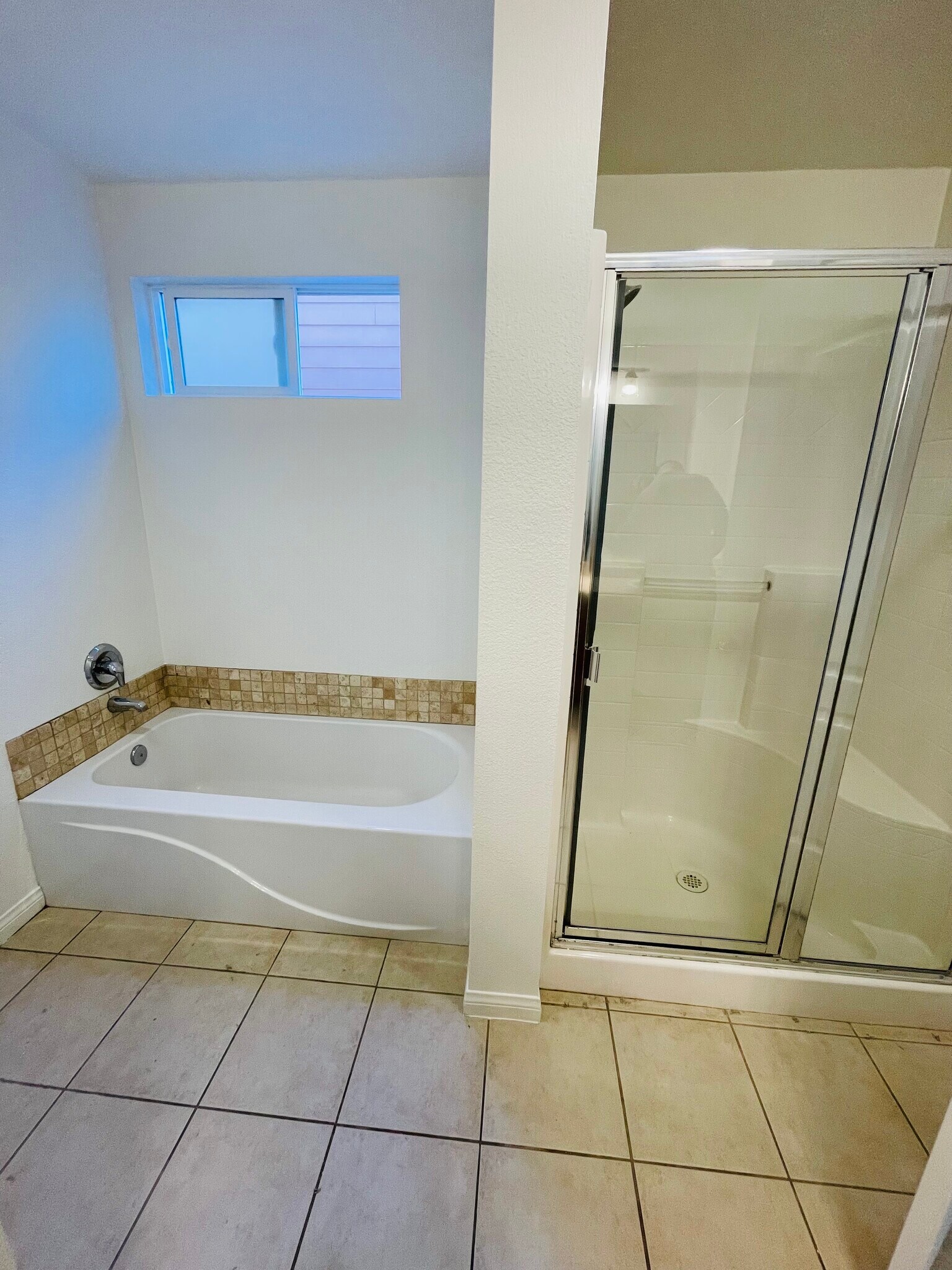 Building Photo - 1918 Kelly Ave