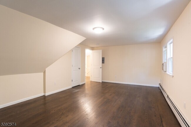Building Photo - 285 Orchard Terrace