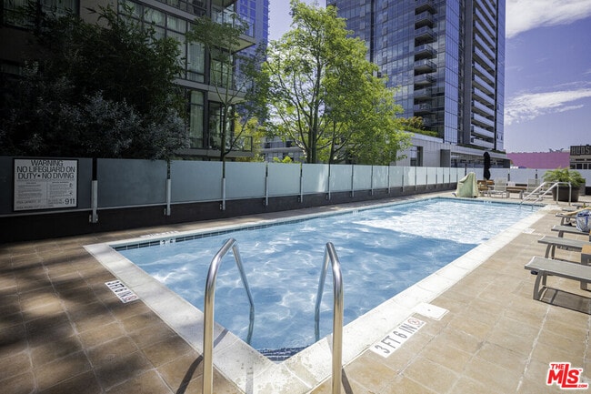 Building Photo - 1111 S Grand Ave